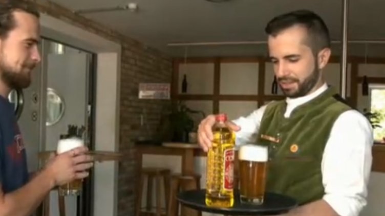 Метаморфоза на стоките: Пиеш бира и плащаш с олио! (ВИДЕО)