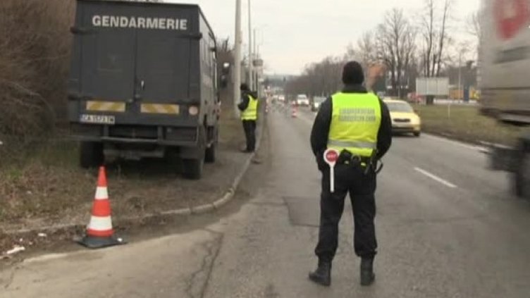 Блокираха Дунав мост: Проверяват месото от Румъния  