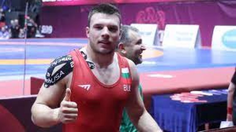 Кирил Милов започна с успех, но падна от иранец