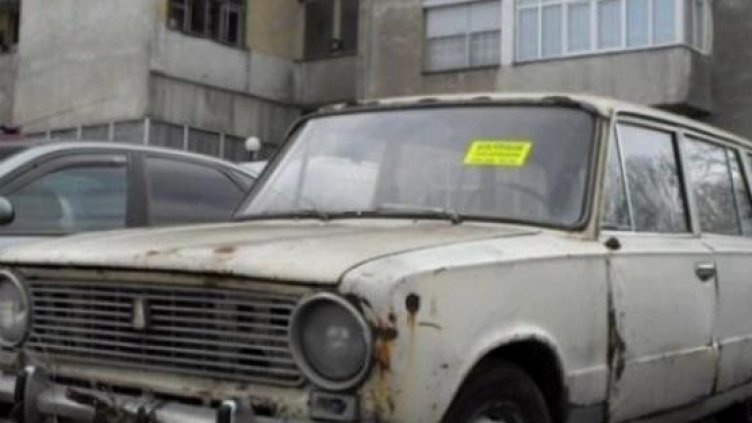 Пак погнаха трошките по улици и паркинги във Варна