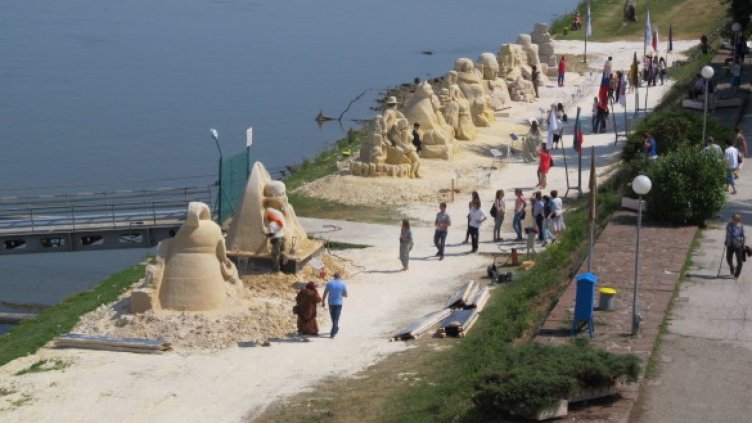 Откриха „Алея Холивуд” в Русе