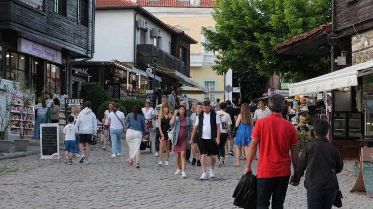 Хотели, храна, заведения... Започват проверки на терен в Созопол