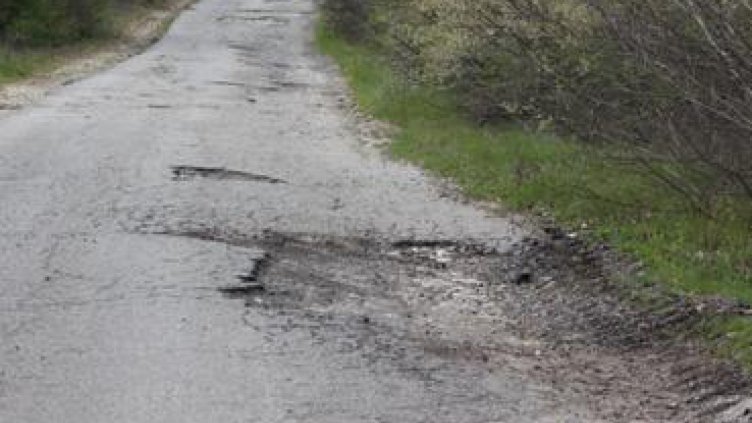 Жителите на Гърмен на протест заради лошите пътища