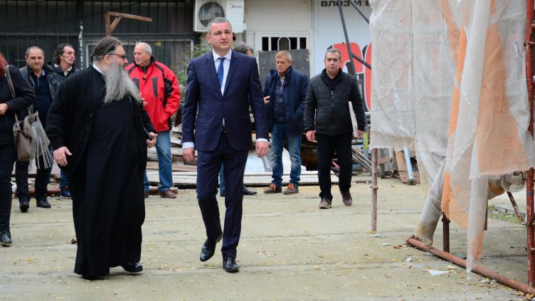 Кметът и митрополитът направиха оглед на новостроящия се храм „Св. Прокопий Варненски“