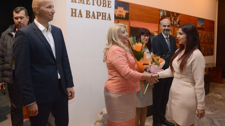 Връчиха общинско отличие за млад учител на 18 преподаватели от Варна