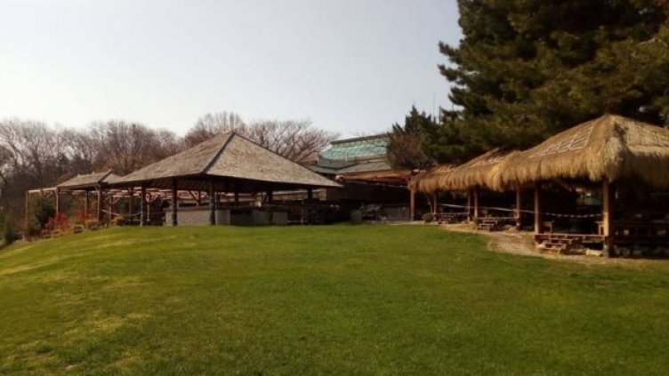 Обрат: Шатрите на „Хоризонт” остават