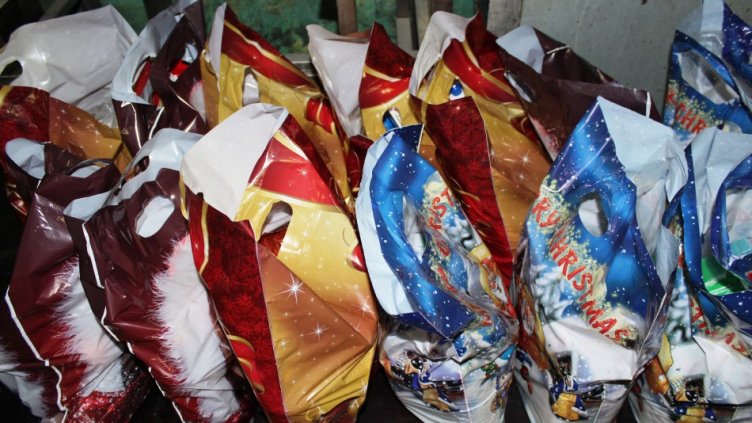 300 коледни пакета раздават на социално слаби граждани във Варна