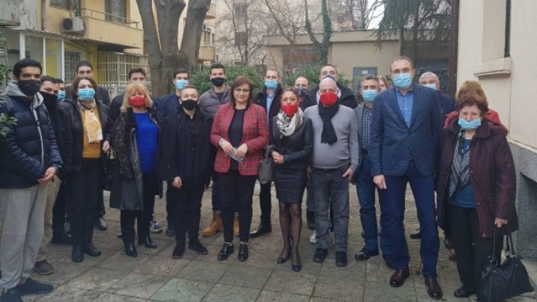 25 младежи зарадваха Нинова във Варна