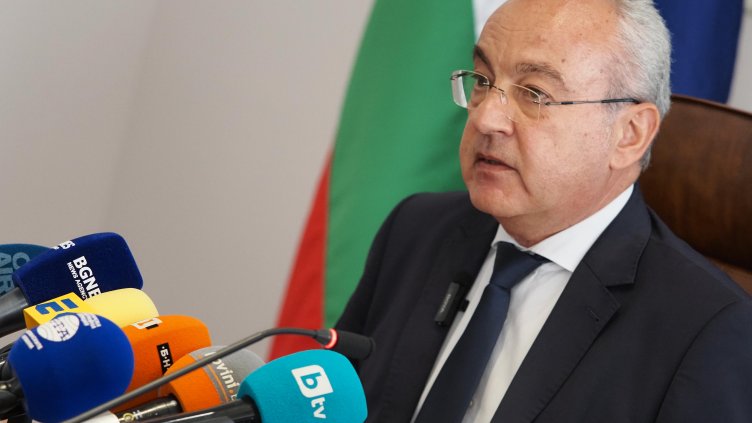 Гълъб Донев: Приходите отдавна са изостанали спрямо разходите
