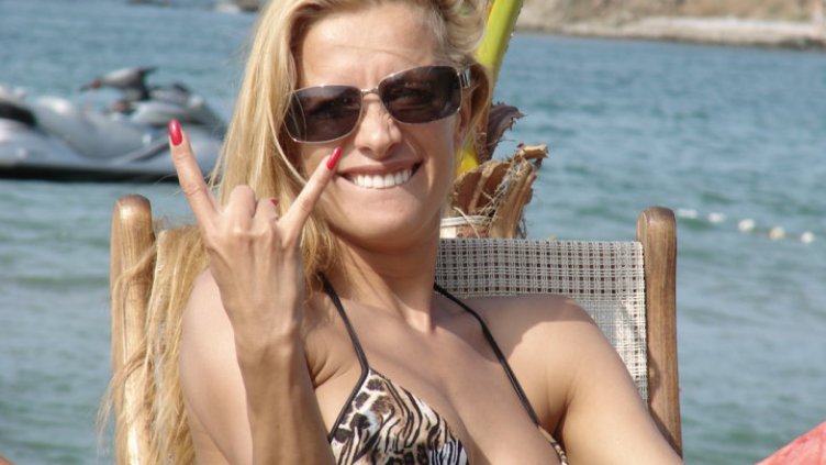 Актрисата Яна Маринова станала жертва на манипулация в интернет