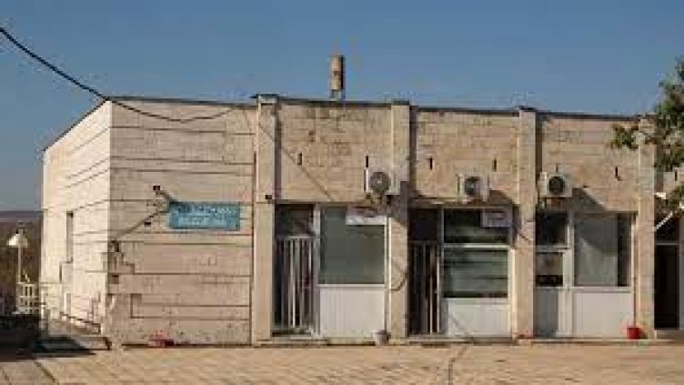 Бързият влак София - Варна спря по спешност на гара Разделна