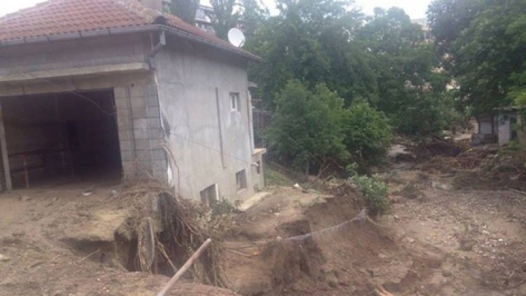 Къщи в "Аспарухово" са пред срутване