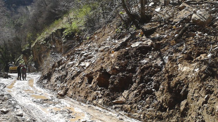 Всяко десето свлачище от човешка глупост