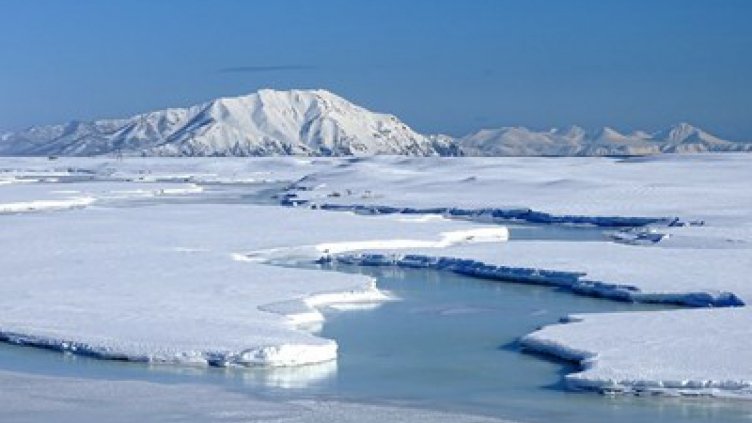 Полюсите на Земята се изместват рекордно бързо
