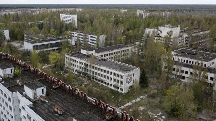 Гъби, "ядящи" радиация пъплят по взривилия се реактор в Чернобил