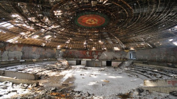 Брюксел подкрепя проект за рушаща се Бузлуджа