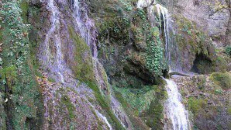 Туристите, затрупани при Крушунските водопади, се задушили