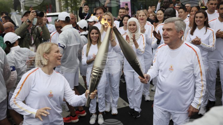 Огънят пристигна в олимпийското село в Париж