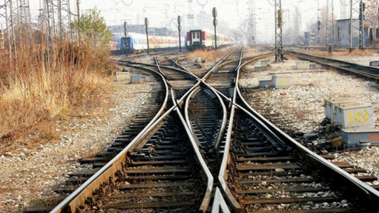 Има проблеми с движението на влаковете