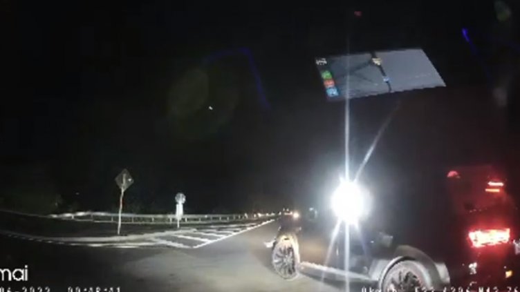 Появи се ново скандално ВИДЕО с джипа на Семерджиев