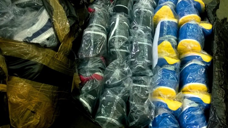 Над 1000 чифта маратонки конфискуваха митничари на "Дунав мост 2"