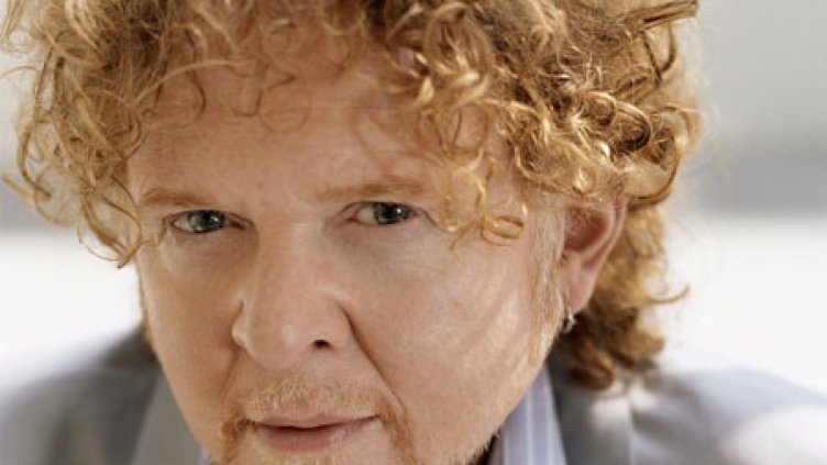 Фронтменът на Simply Red спал с над 1000 жени