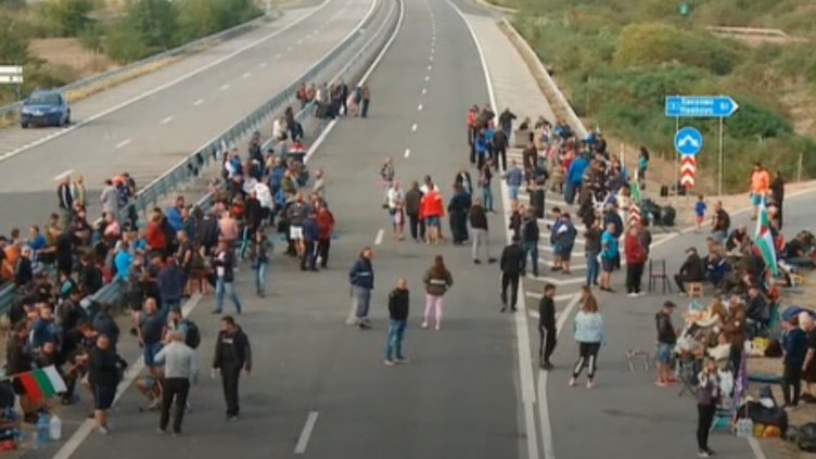8 ден протести: "Тракия" и Проходът на Републиката остават затворени
