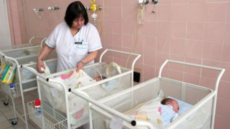 Спасиха бебе от гладна смърт с изключително рядка интервенция