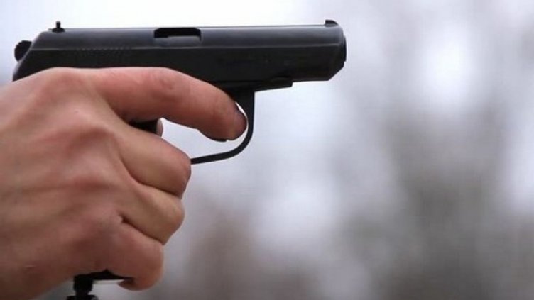 Мъж стреля с газов пистолет на автобусна спирка във Варна
