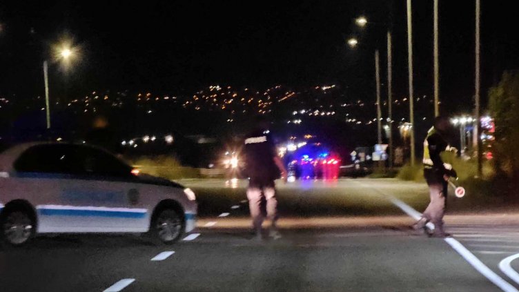 3 коли прегазиха 31-годишен мъж, легнал на пътното платно