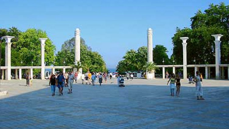 Предимно слънчево, ще духа слаб източен вятър