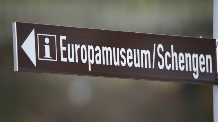 Срути се покривът на Европейския музей в Шенген
