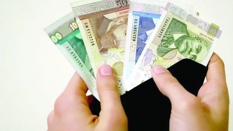 Минималният осигурителен доход става 780 лв.