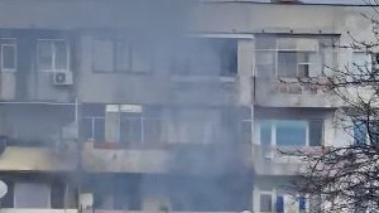 Пожар в апартамент във "Възраждане"