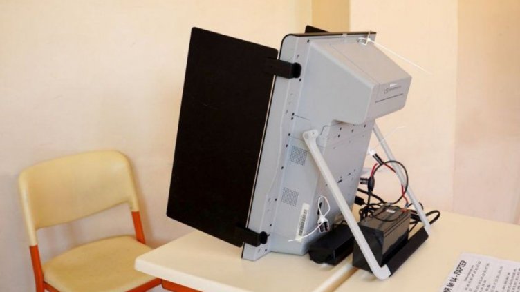 "Сиела Норма" поискала с 3 млн. лв. повече за вота с машини