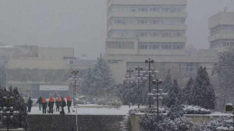 Лошото време настъпва! Силен сняг вали в Благоевград