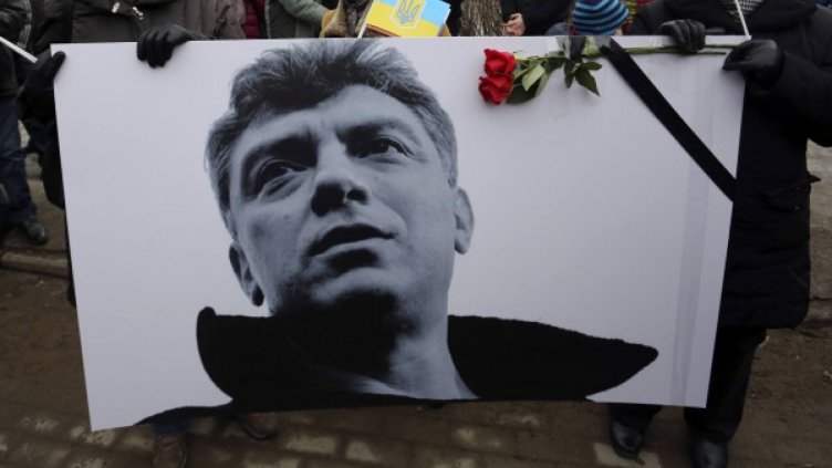 Русия проверява три версии за убийството на Немцов