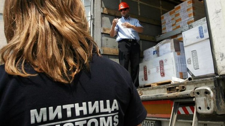 Огромен наплив към конкурс за митничари