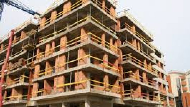 Хубава работа, ама българска: Строители чакат 278 дни да започнат работа