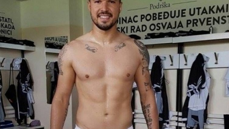 Божи86 няма да къса мрежи на Острова, остава в Сърбия