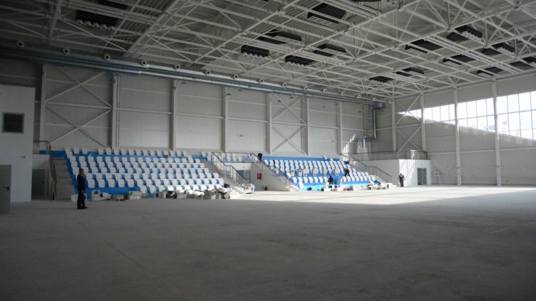 Портних: Новата закрита спортна зала във "Владиславово" е почти готова