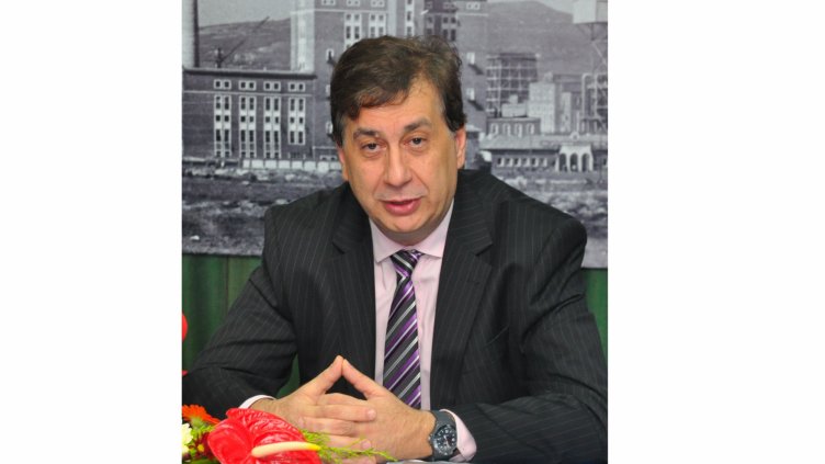 Голямата промяна е, че шофьорите във Варна спират по-често на пешеходни пътеки