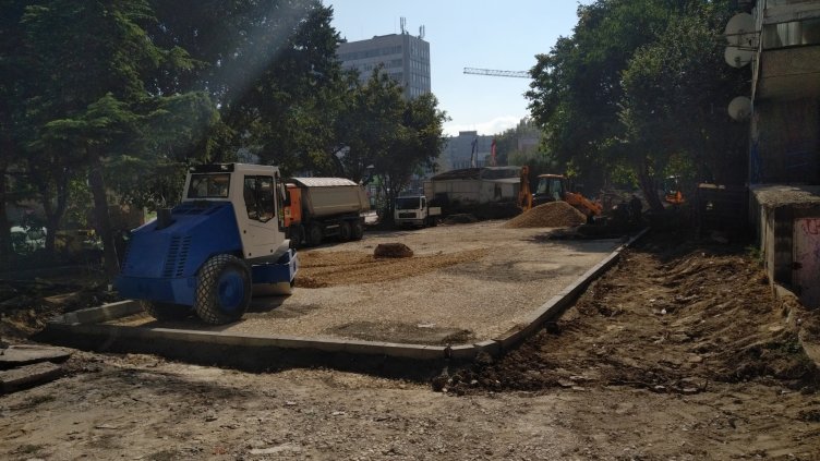 Строят нов паркинг за 40 коли в „Цветния квартал“