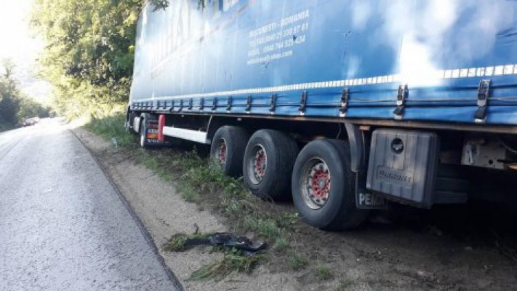 Румънски тираджия самокатастрофира край Самоводене