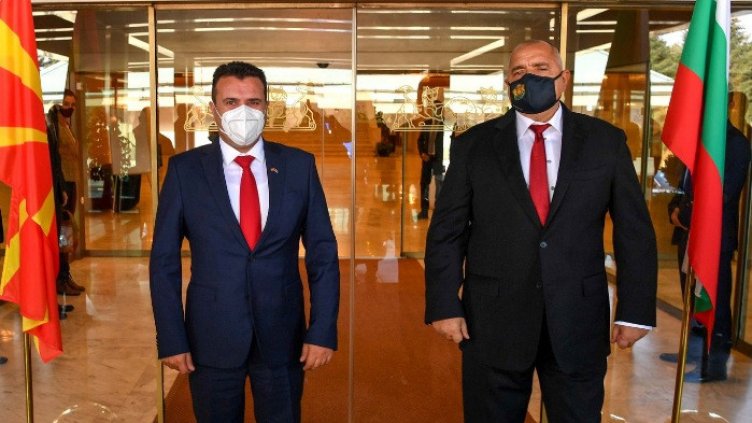 Зоран Заев е вече в София. Срещна се с Борисов