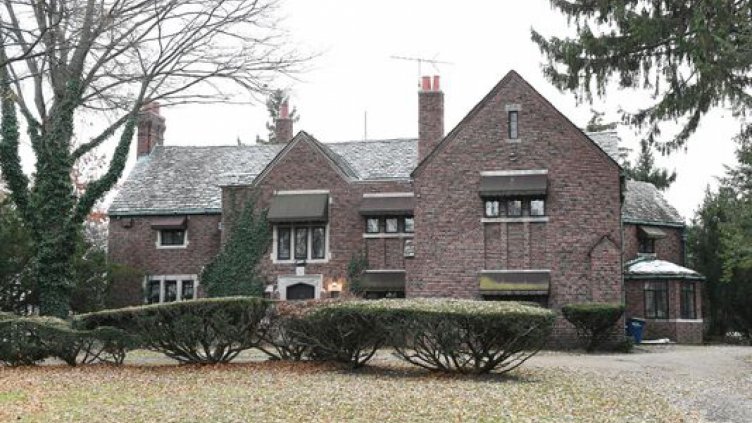 Продадоха имението на Арета Франклин в Детройт за 300 000 долара