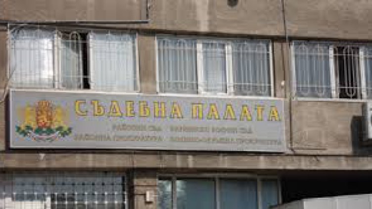 Осъдиха 31-годишен за кражби от автомобили