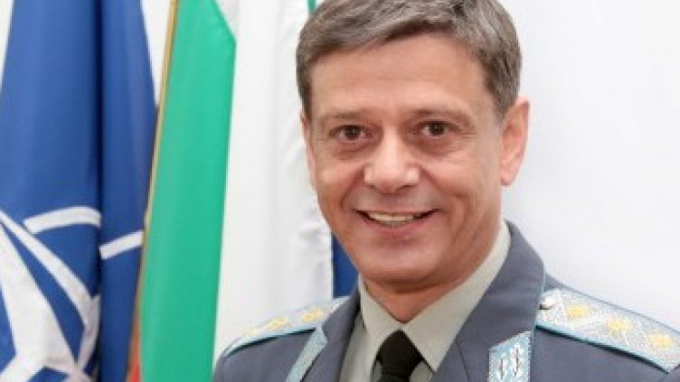 Предлагат Константин Попов за шеф на отбраната