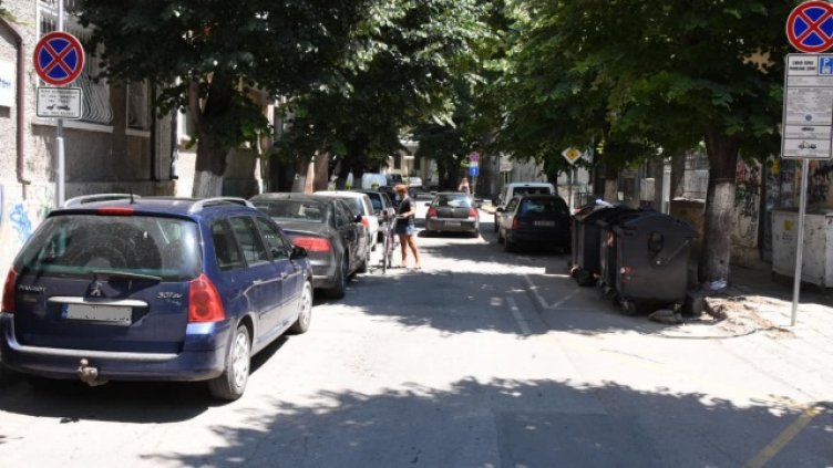 В работно време в „синята зона“ във Варна винаги има места за паркиране