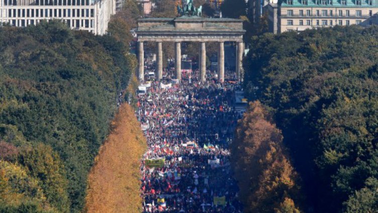 100 000 на протест в Берлин срещу ТТИП